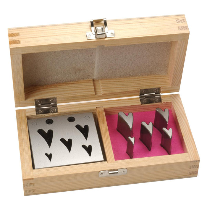 Fancy Hearts Shaped Set of 5 Disc Cutters in Wood Box - Otto Frei