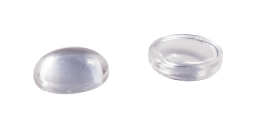 Ovaler, im Labor hergestellter weißer Saphir-Cabochon